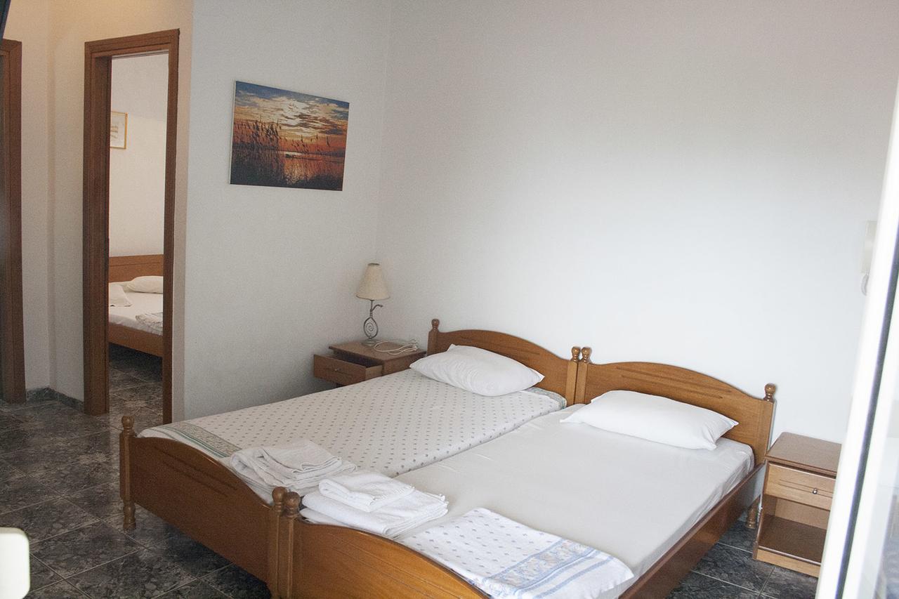 Peristerianos Apartments Nea Skioni Extérieur photo